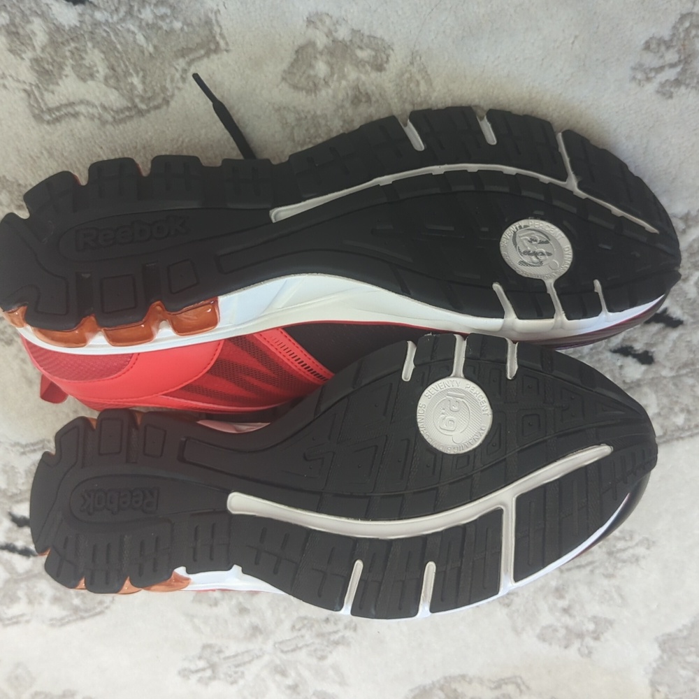 Size 10 : Mens Reebok Runners - Picture 10 of 13